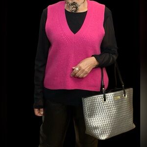 100% merino wool Vibrant Pink V-Neck Sweater Vest EUC LARGE